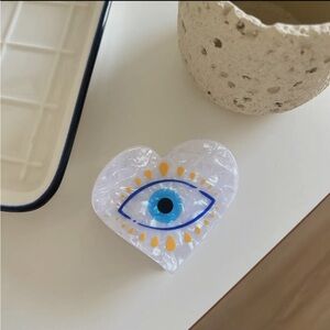 Acetate heart evil eye 🧿 claw clip
